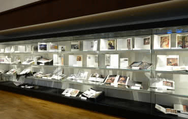 Biblioteka multimedialna Médiathèque Pierre Amalric d’Albi (Albi Médiathèque) z witrynami ze szkła Guardian Clarity™