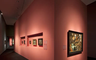 Szkło antyrefleksyjne Guardian Clarity™ zapewnia ochronę i nieskazitelnie czysty widok na bezcenne dzieła sztuki