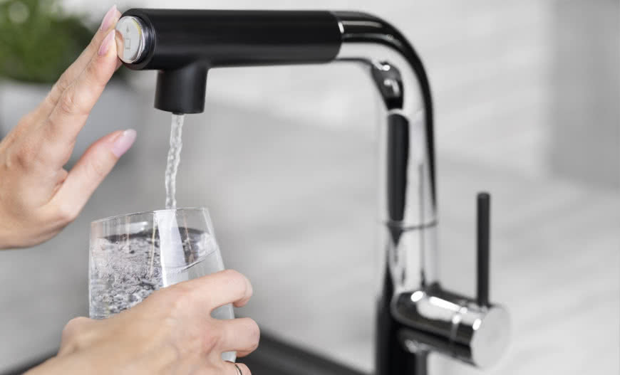 Wymiana baterii kuchennej - oszczędzaj wodę oraz plastik!