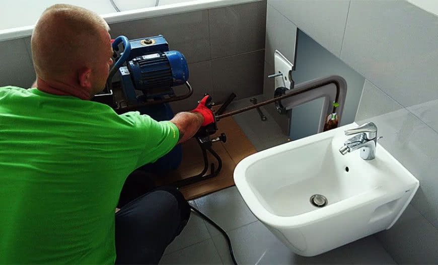 Udrażnianie instalacji kanalizacyjnej