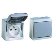 Łączniki i gniazda IP 55 Mureva 