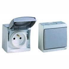 Łączniki i gniazda IP 55 Mureva 