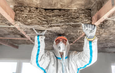 Co zrobić, żeby wełna mineralna nie gryzła? Bezpieczna praca z mineralną wełną szklaną