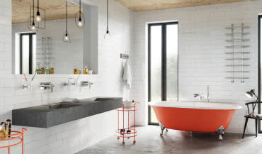 Łazienka z wanną wolnostojącą. Jaką baterię wannową wybrać?