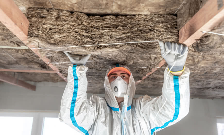 Co zrobić, żeby wełna mineralna nie gryzła? Bezpieczna praca z mineralną wełną szklaną