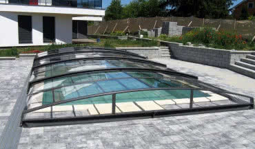 Zadaszenie basenu AZURE ANGLE - elegancja i nowoczesność