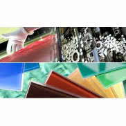 Szkło z sitodrukiem w drzwiach i przegrodach