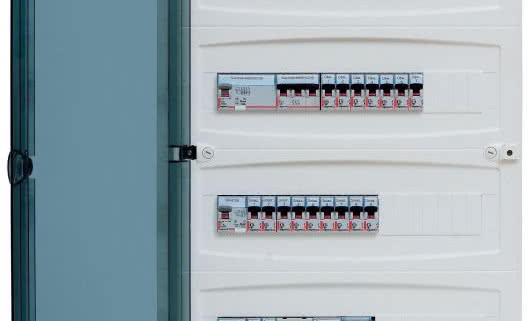 Ponad 45 procent elektryków i elektroinstalatorów tworzy etykiety odręcznie