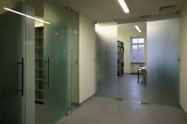 Ścianki i zabudowy szklane