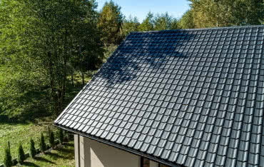 Blacha na pokrycie przydomowego warsztatu lub magazynku