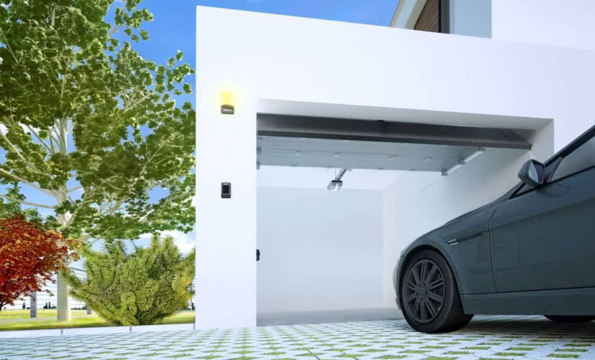 Brama garażowa – automatyczna czy ręczna?