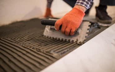 Łatwy montaż gresu z zaprawą klejową weber ZP413