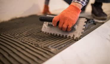 Łatwy montaż gresu z zaprawą klejową weber ZP413