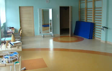 Wykładziny antystatyczne czy prądoprzewodzące? Czym się różnią i gdzie je stosować?