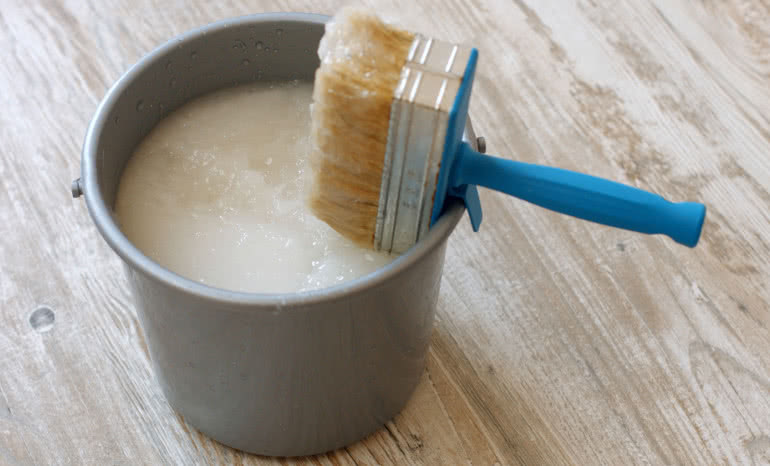 Najlepszy klej do tapet – 5 cech, które gwarantują trwały efekt