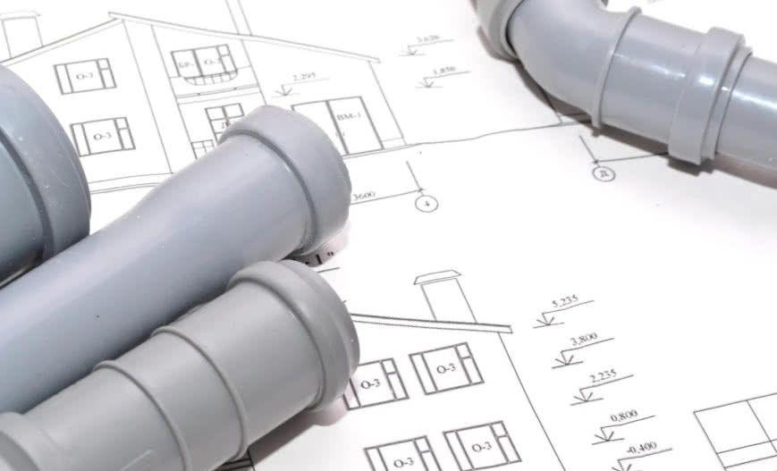 Odpowietrzenie kanalizacji – dlaczego musi mieć osobny komin?