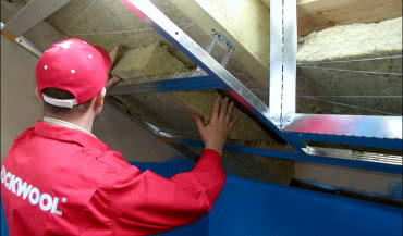 Przeciwdziałanie stratom ciepła poprzez mostki termiczne