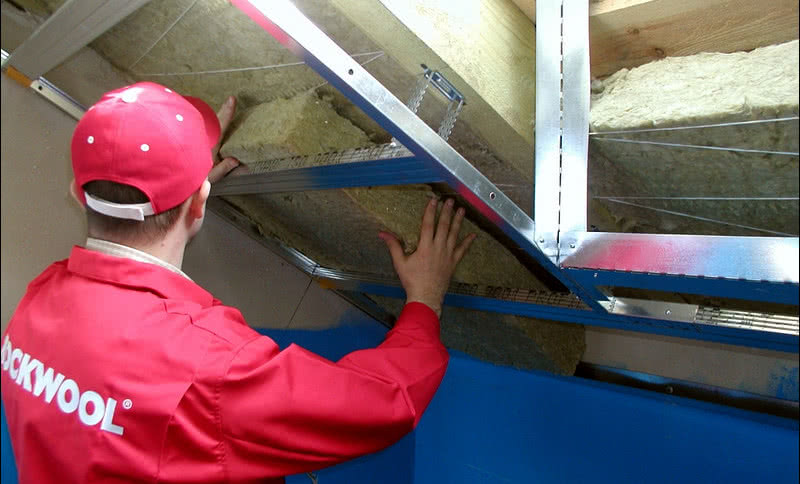 Przeciwdziałanie stratom ciepła poprzez mostki termiczne