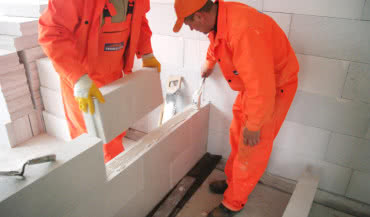 Ścianki działowe z betonu komórkowego - jak wznosić je samemu?