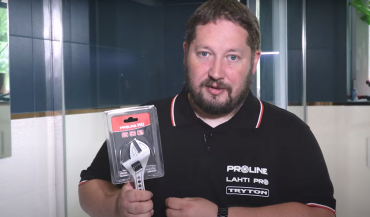 Do jakich prac wybrać klucz nastawny płaski?