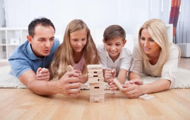 Jak ożywić drewniane zabawki i meble?