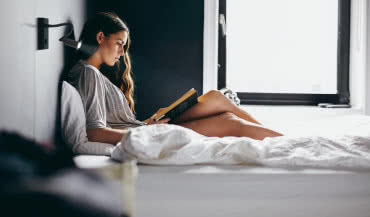 Oświetlenie LED w sypialni - stwórz relaksującą atmosferę