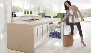 Dlaczego warto kupić szafki cargo do kuchni?