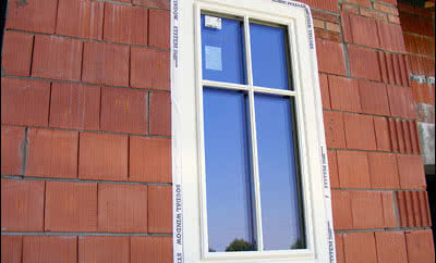 Warto stosować "ciepły montaż" okien