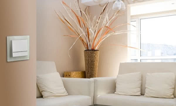 Światło w zasięgu oka - łączniki z podświetleniem Ospel