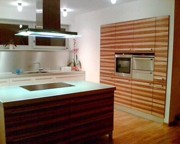 Kuchnia nowoczesna - fornir egzotyczny Zebrano