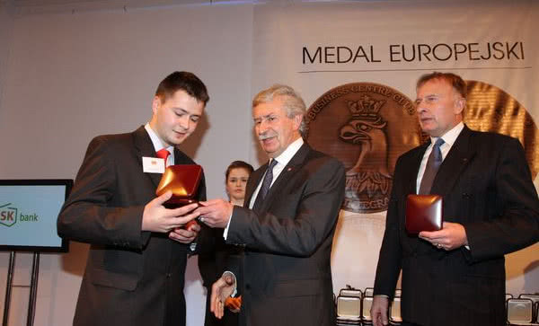 DRUTEX wyróżniony tytułem "Medal Europejski 2012"