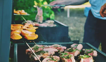 Jak i czym skutecznie wyczyścić grill?