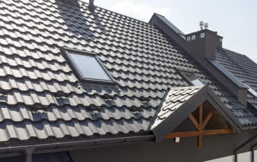 Jakie zalety mają blachodachówki REN?