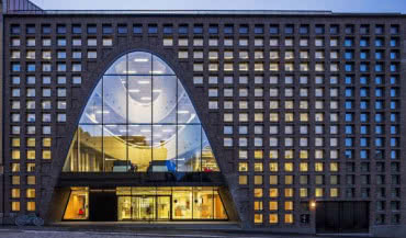 Biblioteka Uniwersytetu w Helsinkach z szybami marki Pilkington