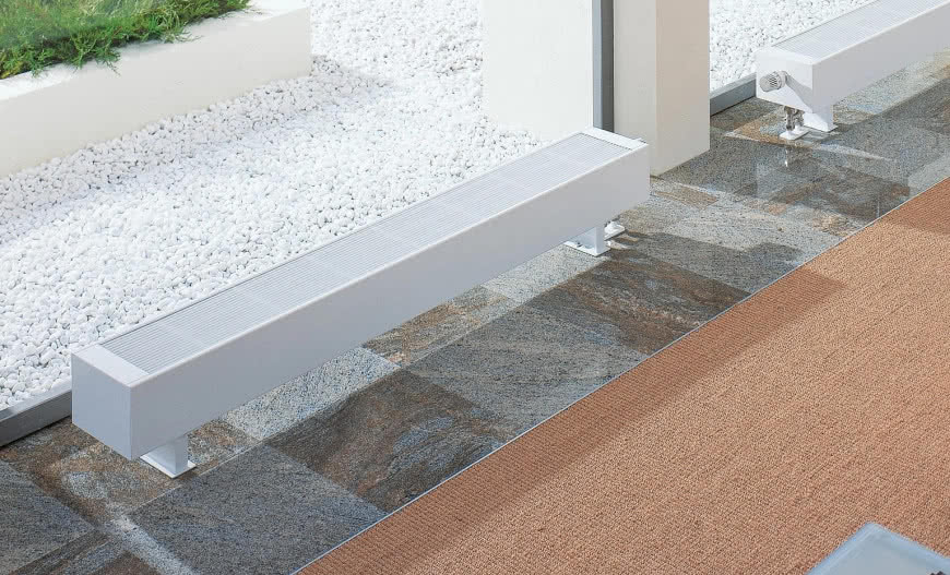 Kompaktowe i wydajne: konwektory Kermi do domów z dużymi oknami