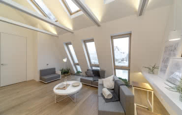 Okno o podwyższonej osi obrotu z naświetlem dolnym FDY-V Duet proSky