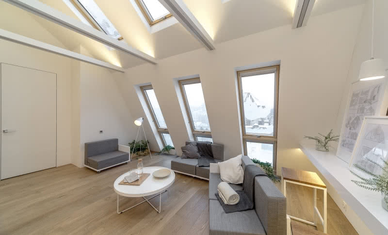 Okno o podwyższonej osi obrotu z naświetlem dolnym FDY-V Duet proSky