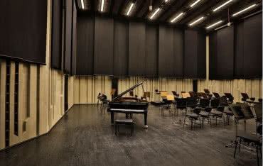 Rolety ANWIS w nowoczesnym obiekcie - Centrum Kulturalno-Kongresowym Jordanki