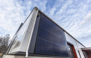 Ruukki wprowadza na rynek panele on-wall solar