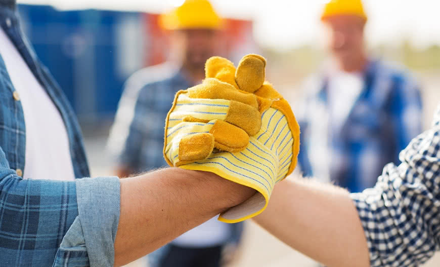 Jak znaleźć solidną ekipę budowlaną?