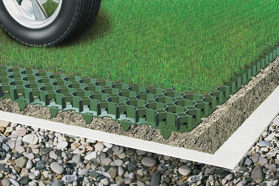 Kratka trawnikowa GUTTAGARDEN z polietylenu HDPE - idealna nawierzchnia na podjazdy i parkingi. fot. Gutta
