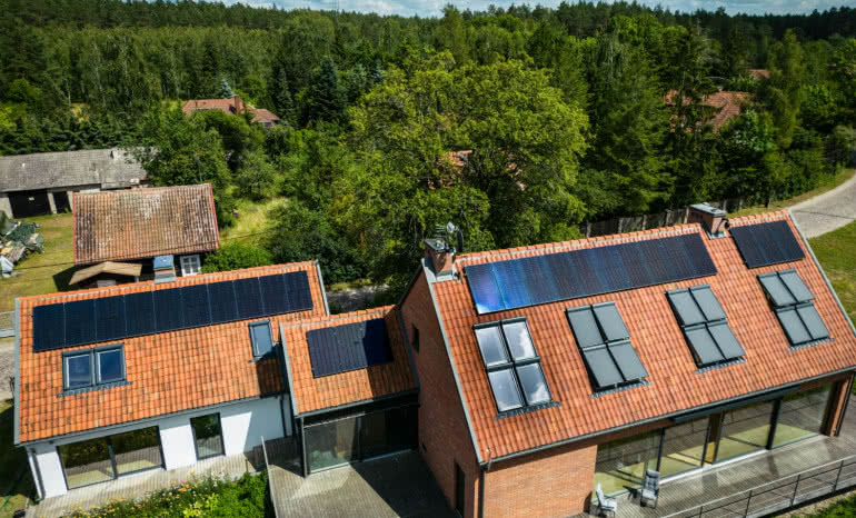 Panorama na cztery pory roku – wielkogabarytowe okna HST SKY