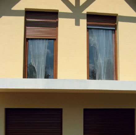 Rolety zewnętrzne naokienne