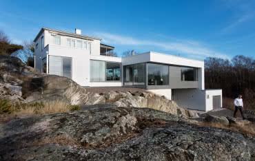 Modernizacja domu w stylu Bauhaus z użyciem rozwiązań Schüco