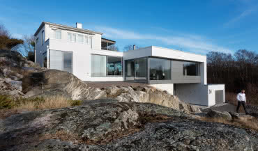 Modernizacja domu w stylu Bauhaus z użyciem rozwiązań Schüco