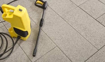 Bruk-Bet: jak wyczyścić kostkę brukową? 