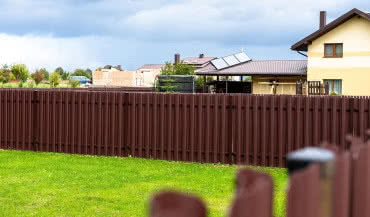 Wszystko, co trzeba wiedzieć o ogrodzeniach metalowych Hanbud