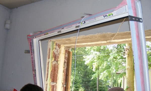 Ciepły montaż okien firmy Soudal