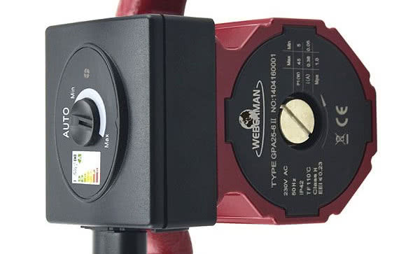 Inteligentne rozwiązania - elektroniczne pompy obiegowe Weberman do instalacji grzewczej i solarnej