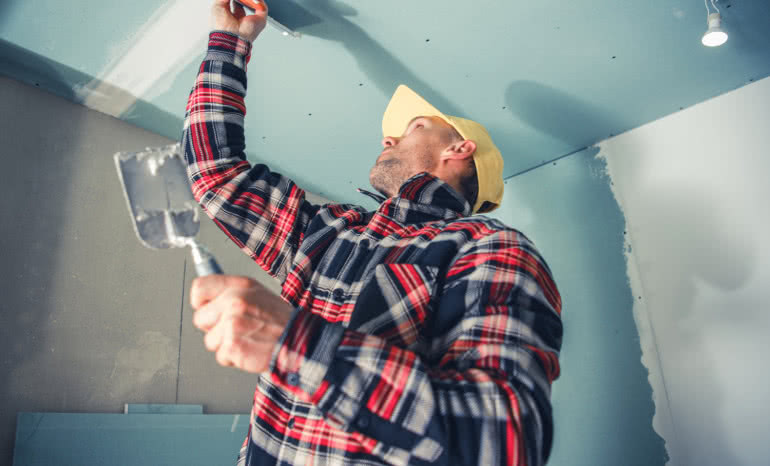 Spoinowanie płyt g-k bez pęknięć – dlaczego warto używać gipsu szpachlowego F?